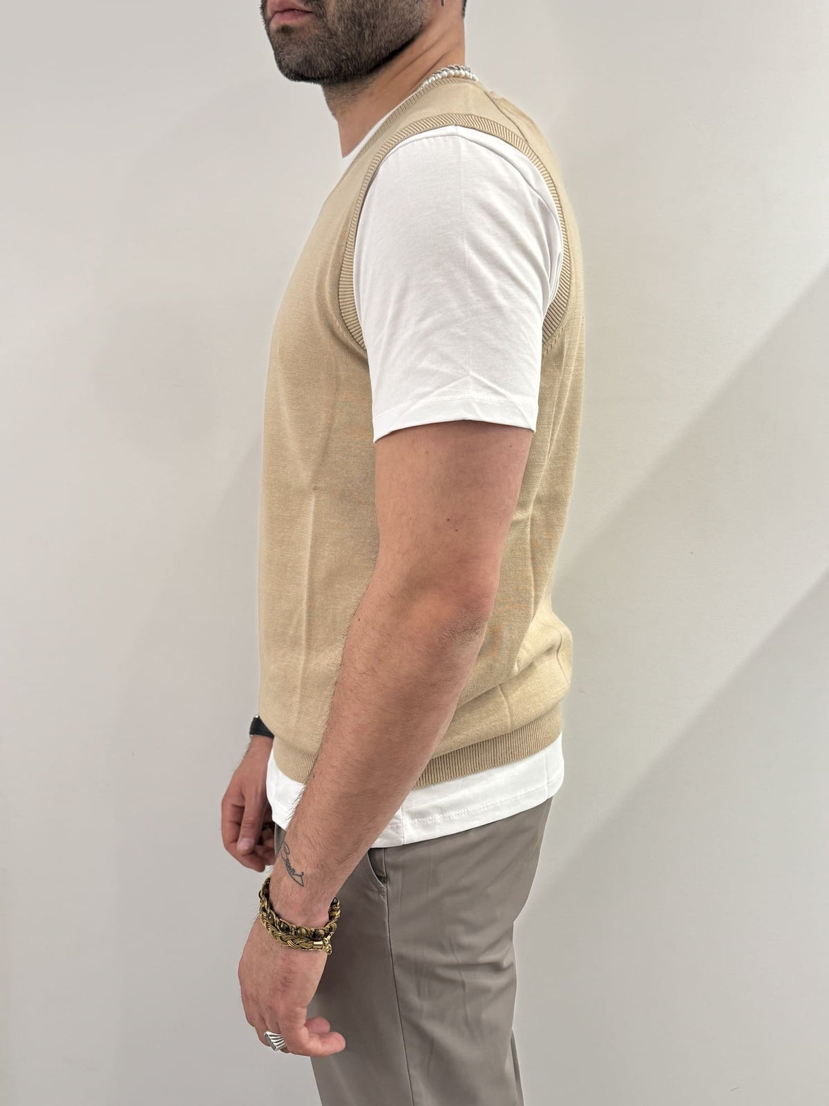 Gilet Hamaki-Ho con scollo a V beige