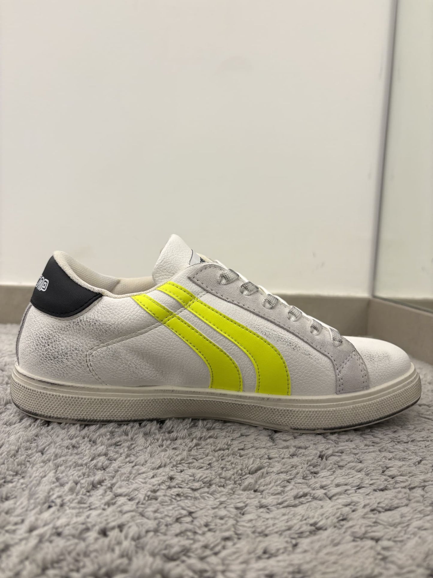 Scarpa Mecap bassa con logo sui lati