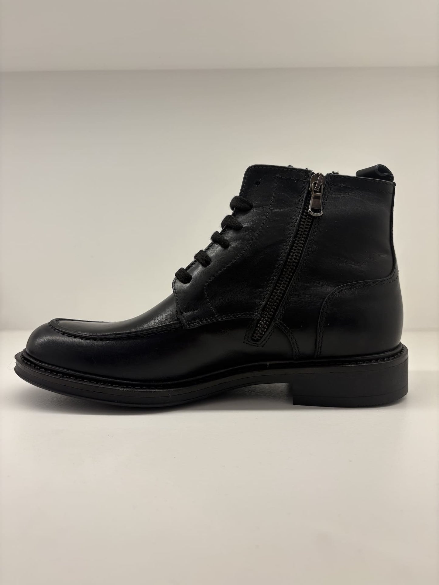 Stivaletto uomo in pelle con cerniera