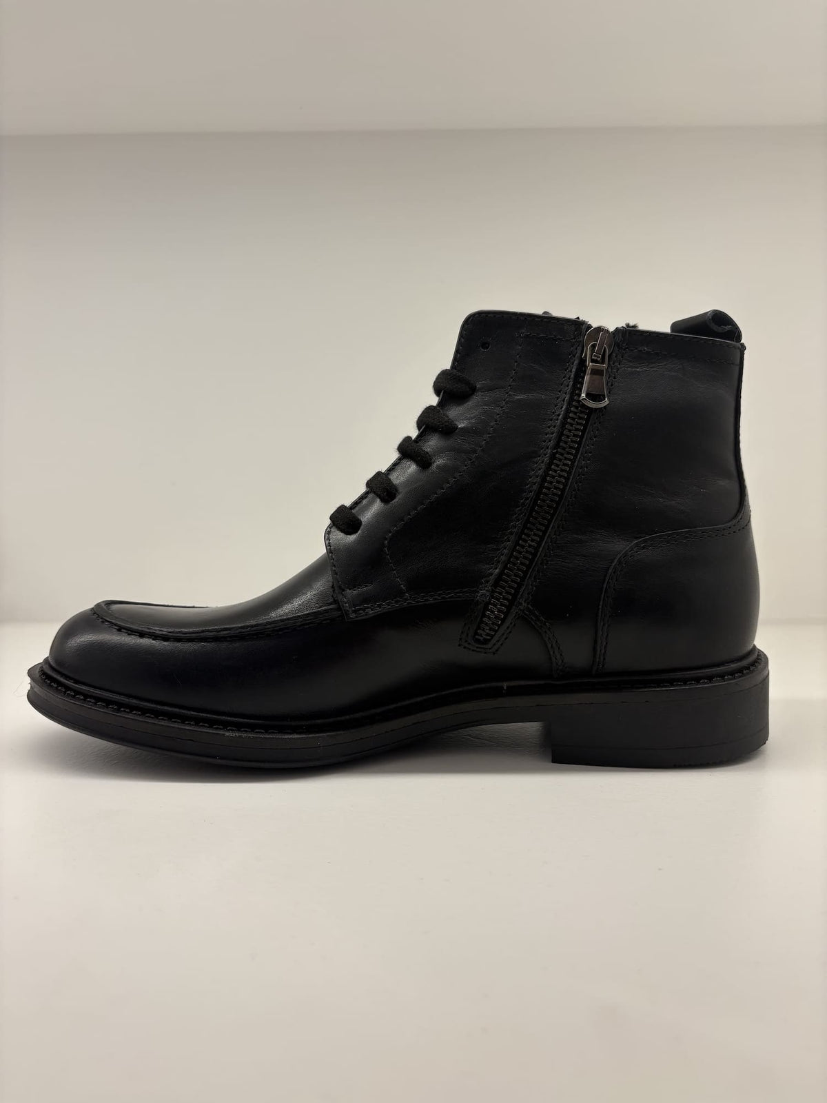 Stivaletto uomo in pelle con cerniera