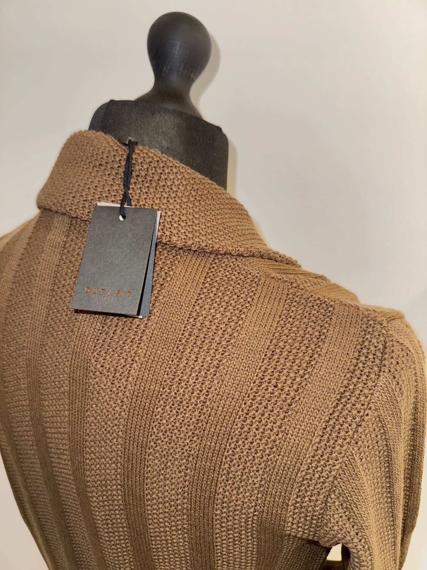 Cardigan Out/Fit