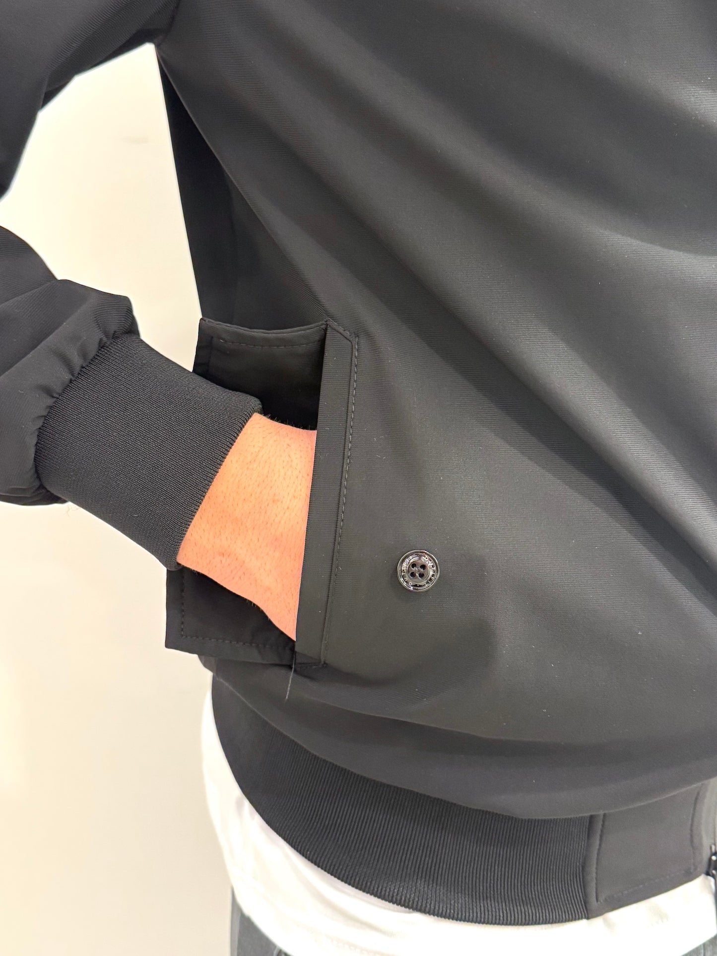 Giubbotto leggero tessuto tecnico elasticizzato