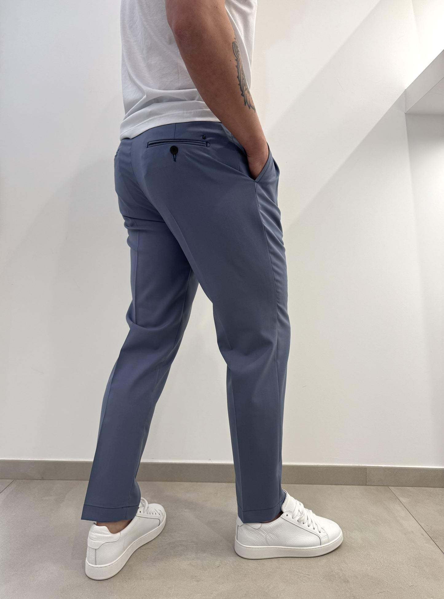 Pantalone semi elegante con elastici sui fianchi