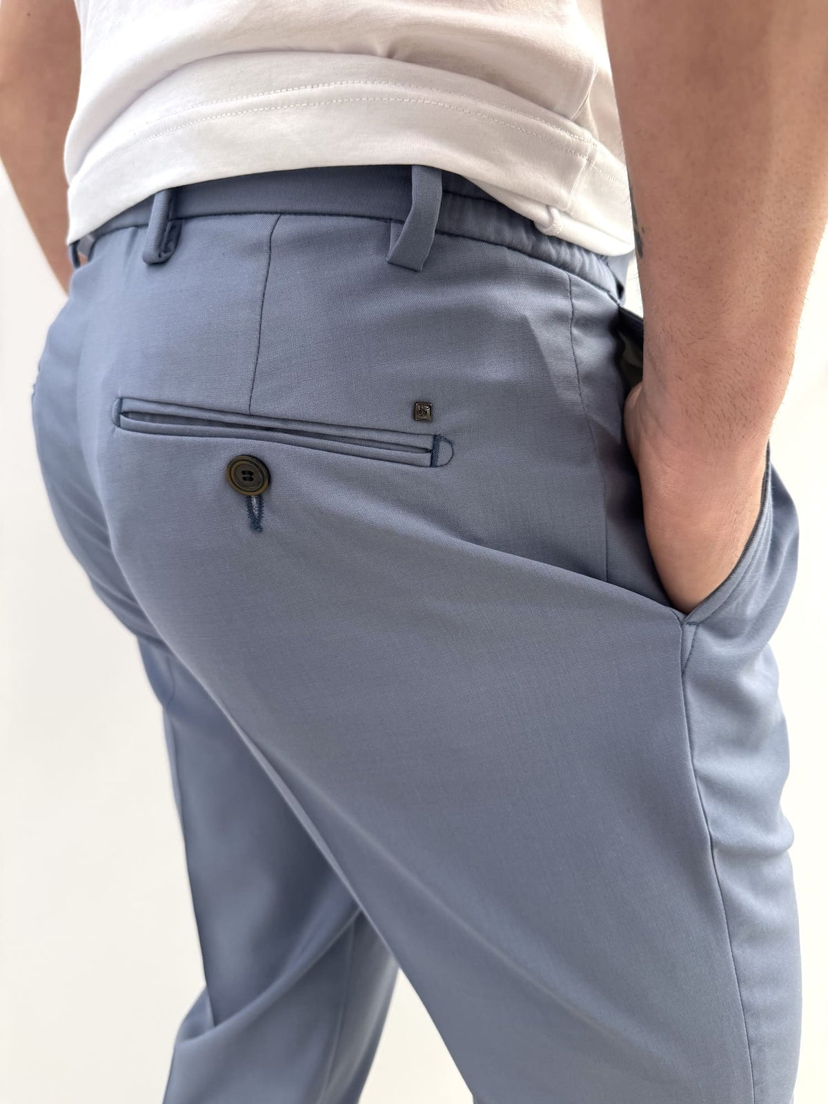 Pantalone semi elegante con elastici sui fianchi