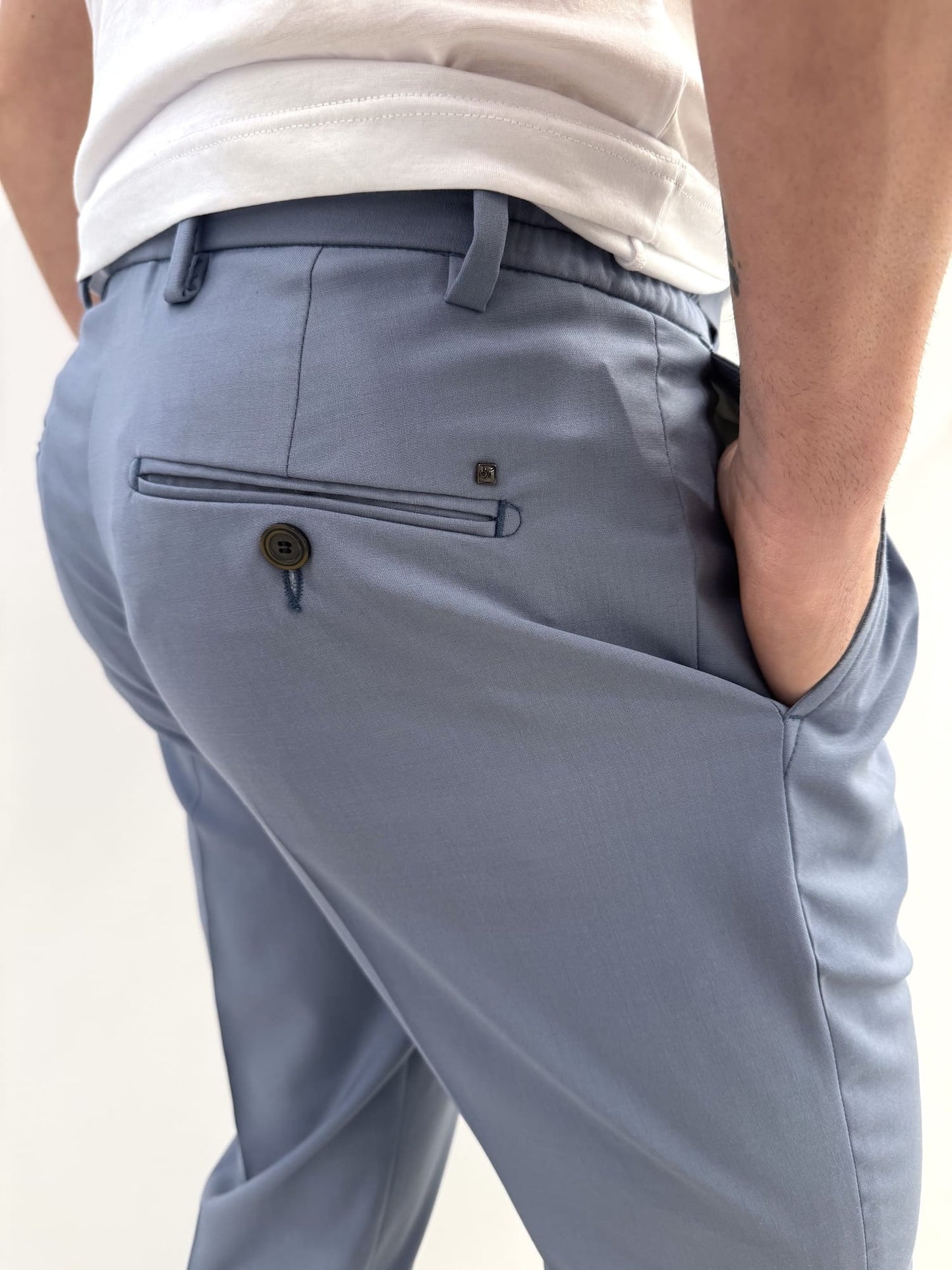 Pantalone semi elegante con elastici sui fianchi