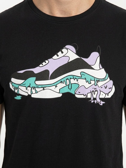 T-shirt nera con stampa colorata