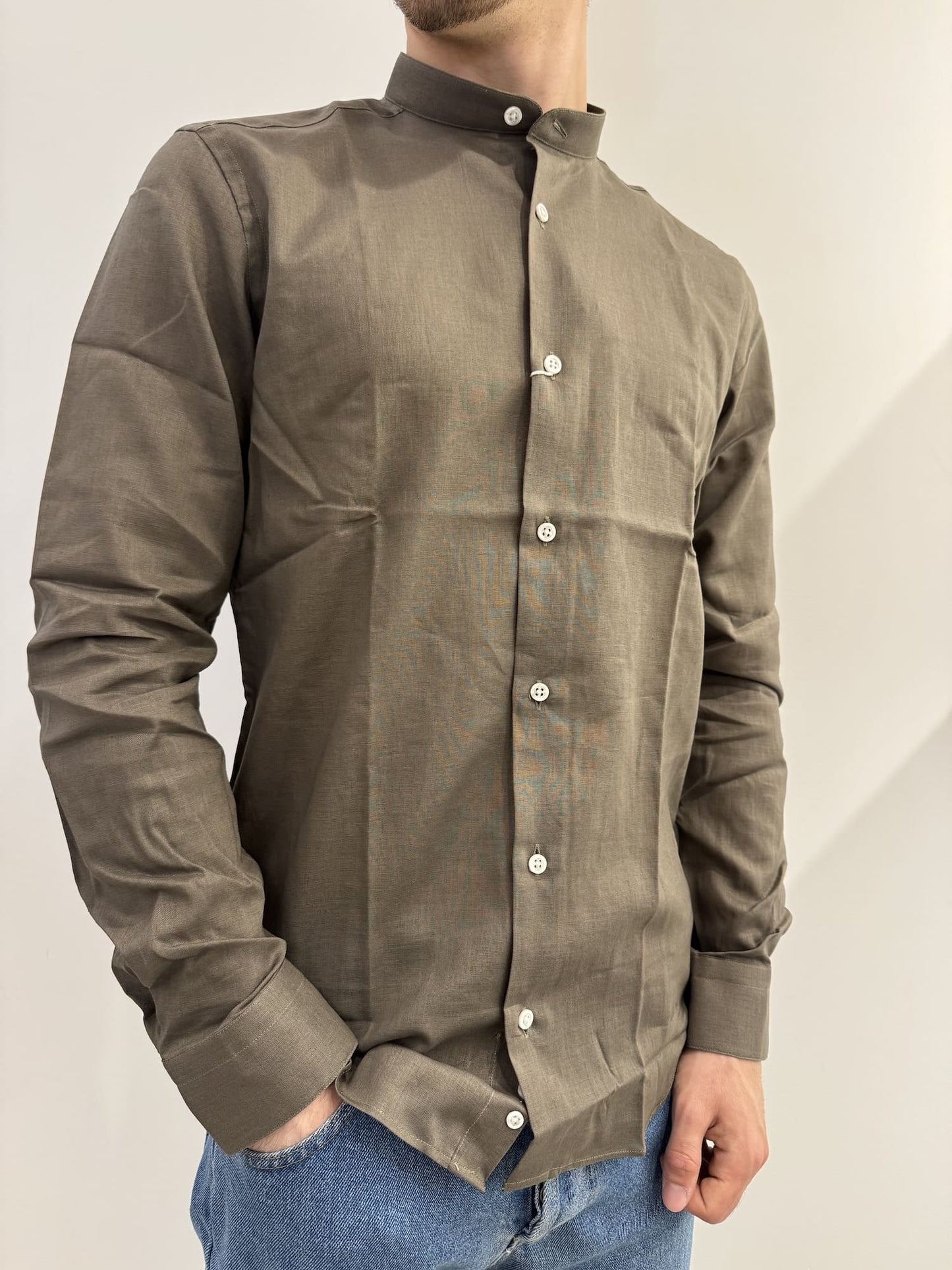 Camicia collo coreana in lino