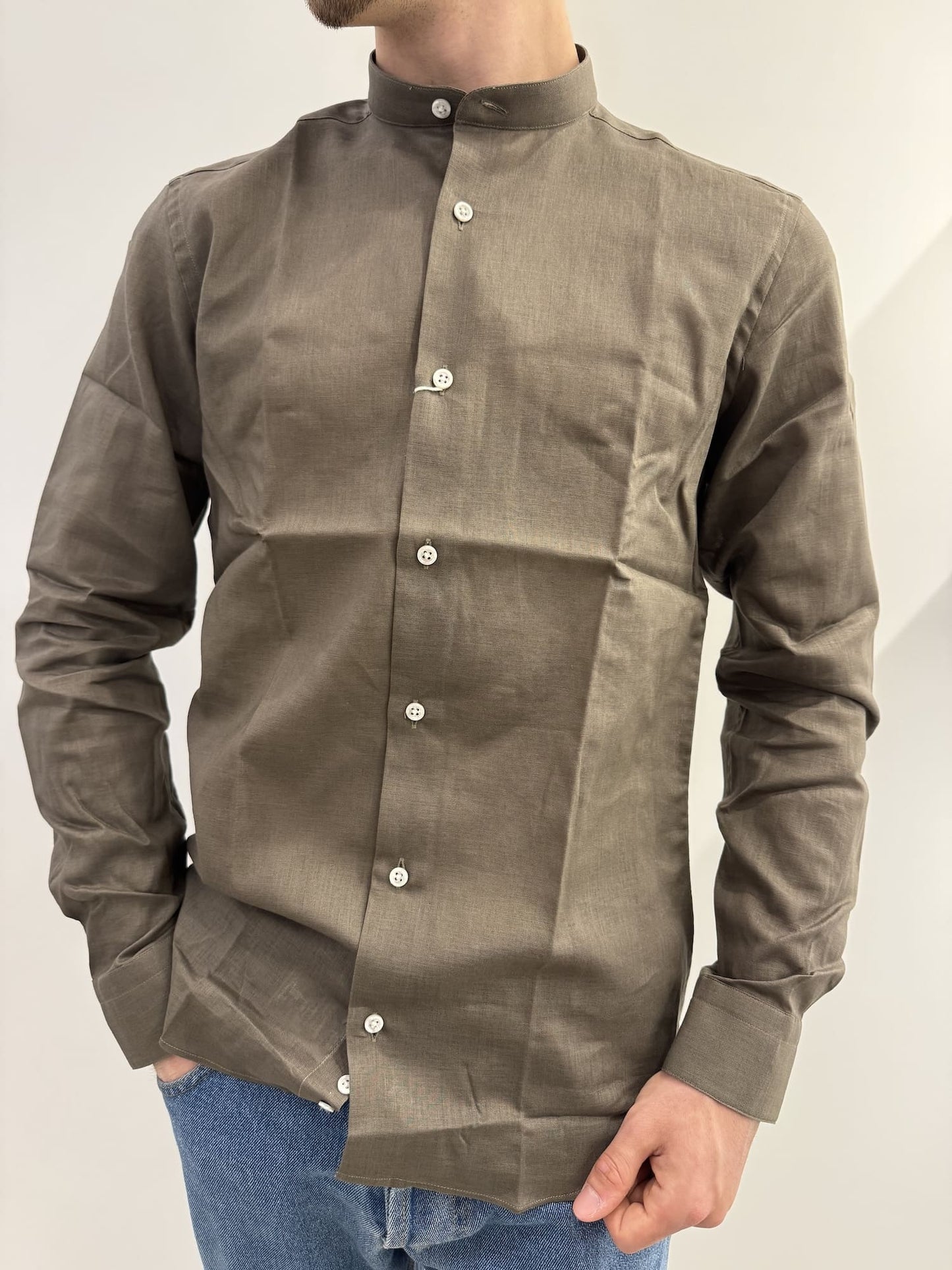 Camicia collo coreana in lino