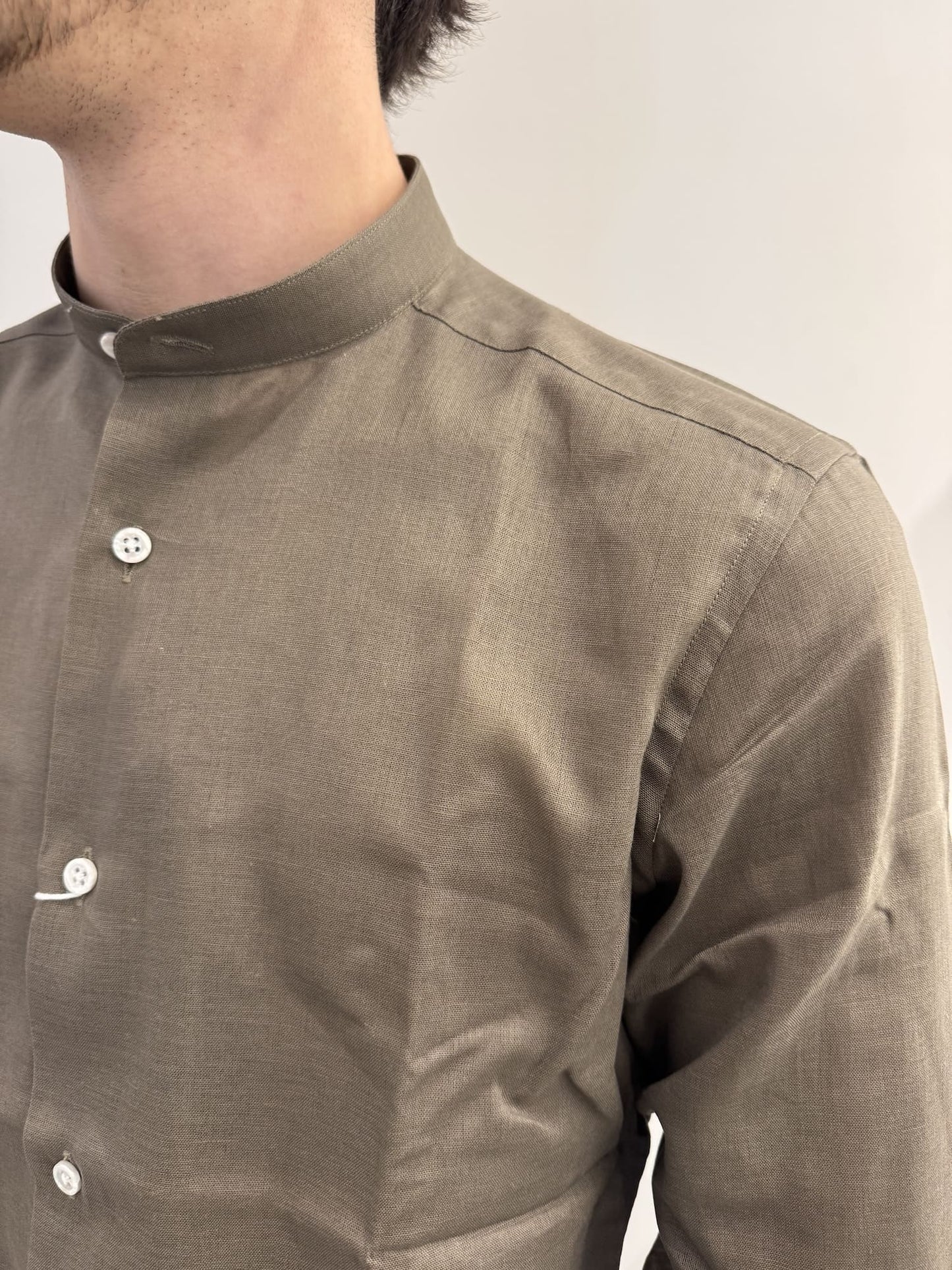 Camicia collo coreana in lino