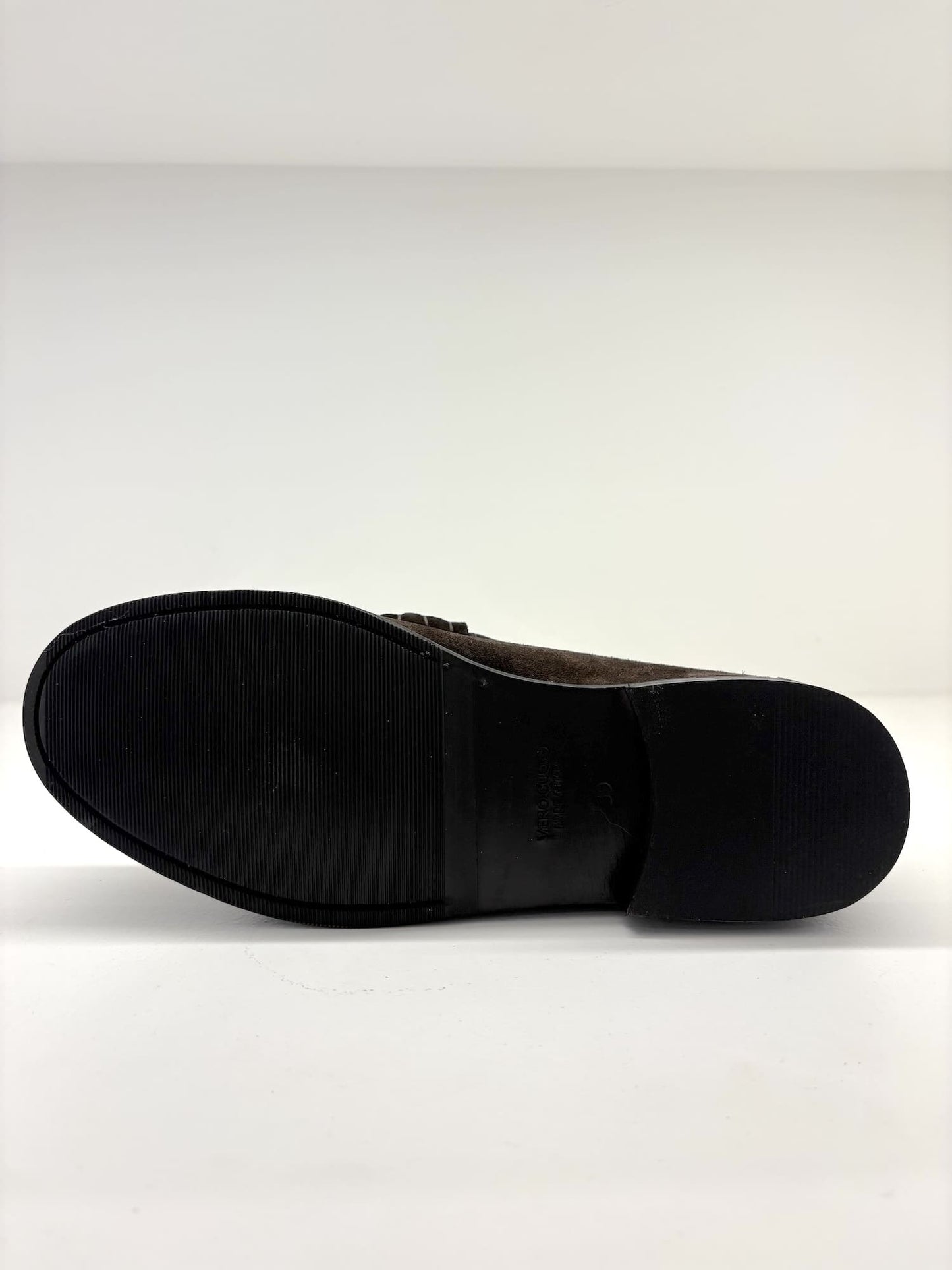 Mocassino effetto camoscio con fibbia