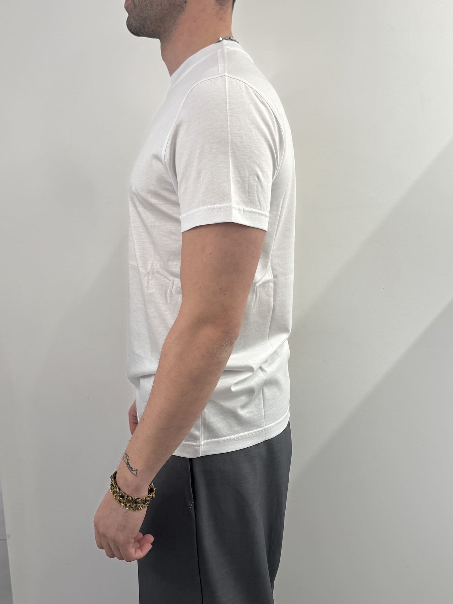T-shirt Out/Fit bianco