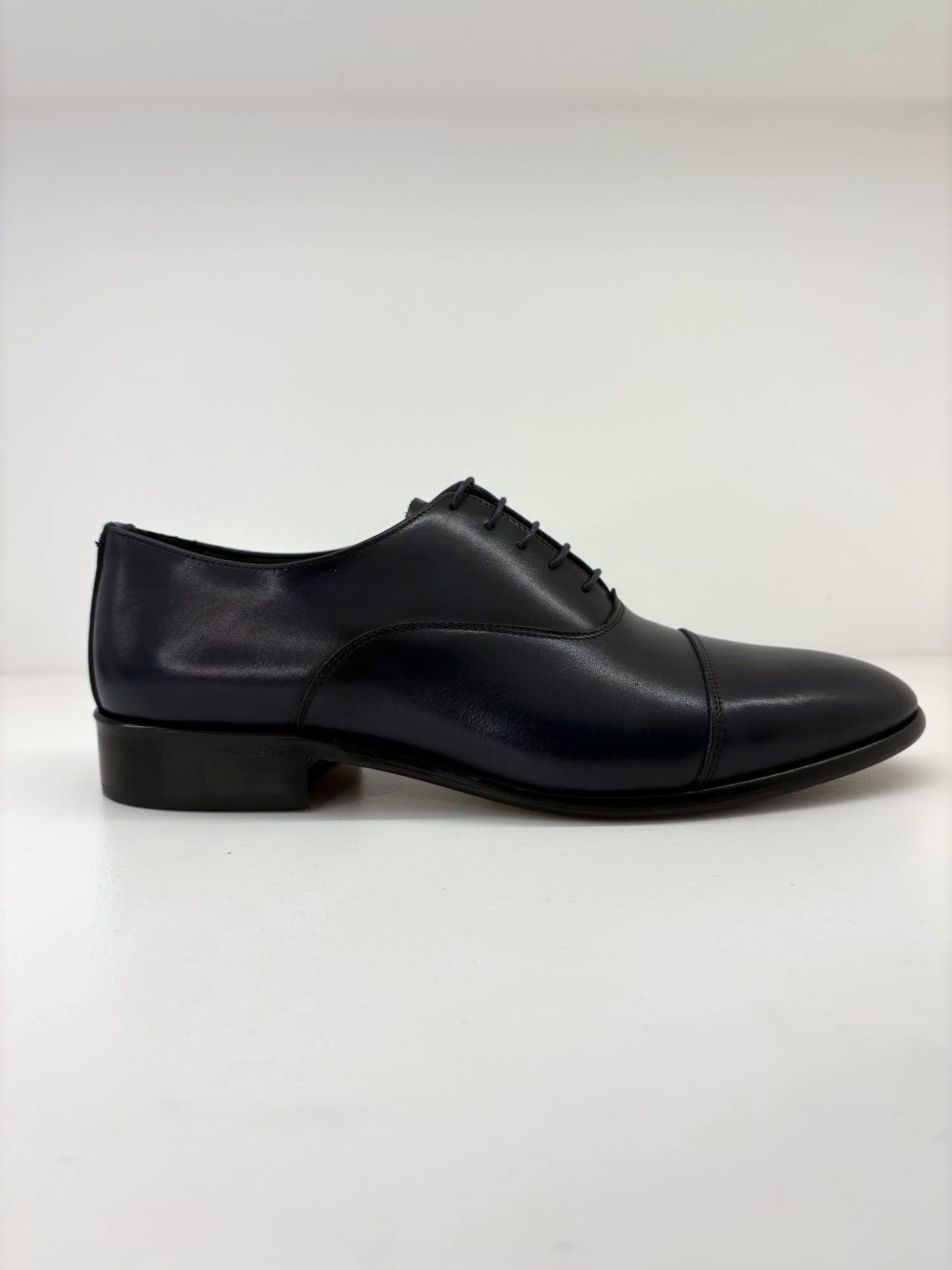 Scarpa elegante con lacci