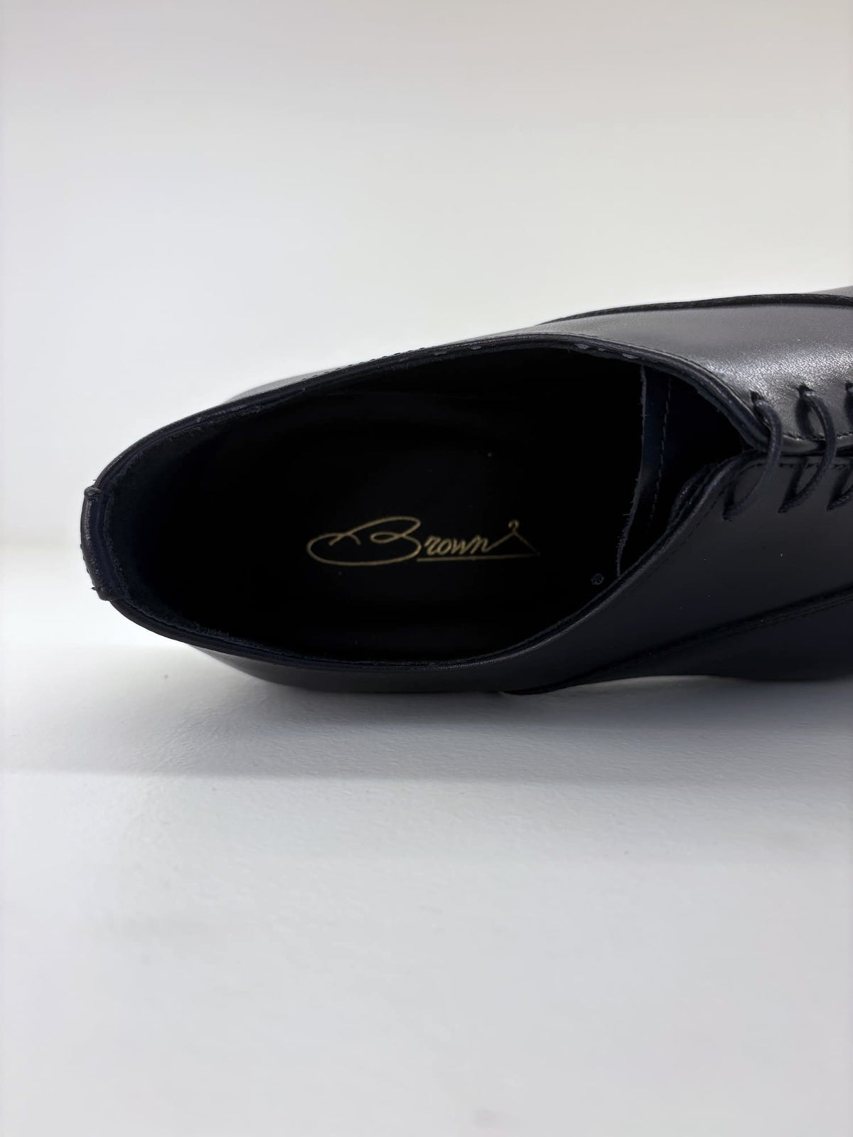 Scarpa elegante con lacci