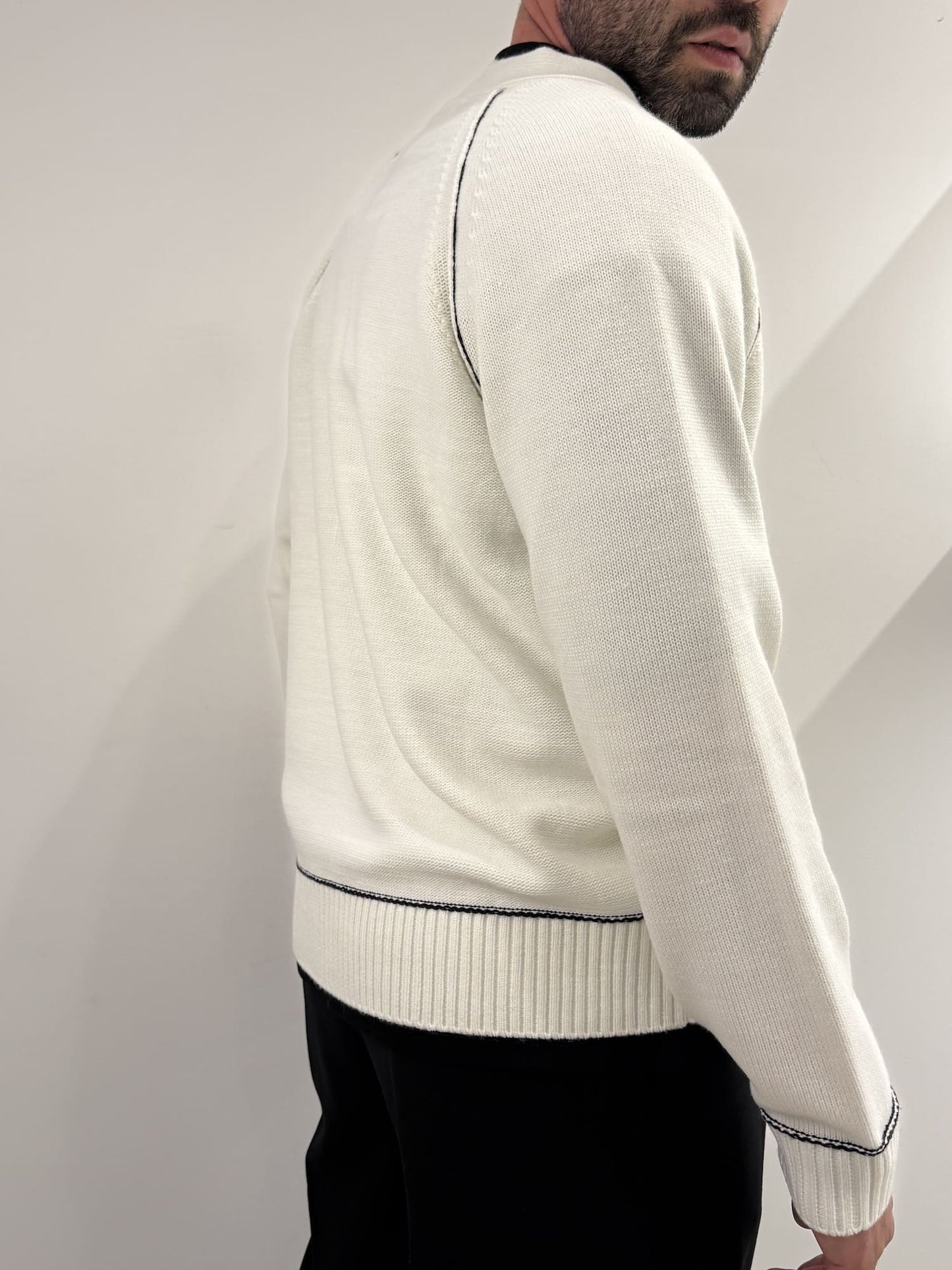 Cardigan  Blacksvnday con dettagli a contrasto panna