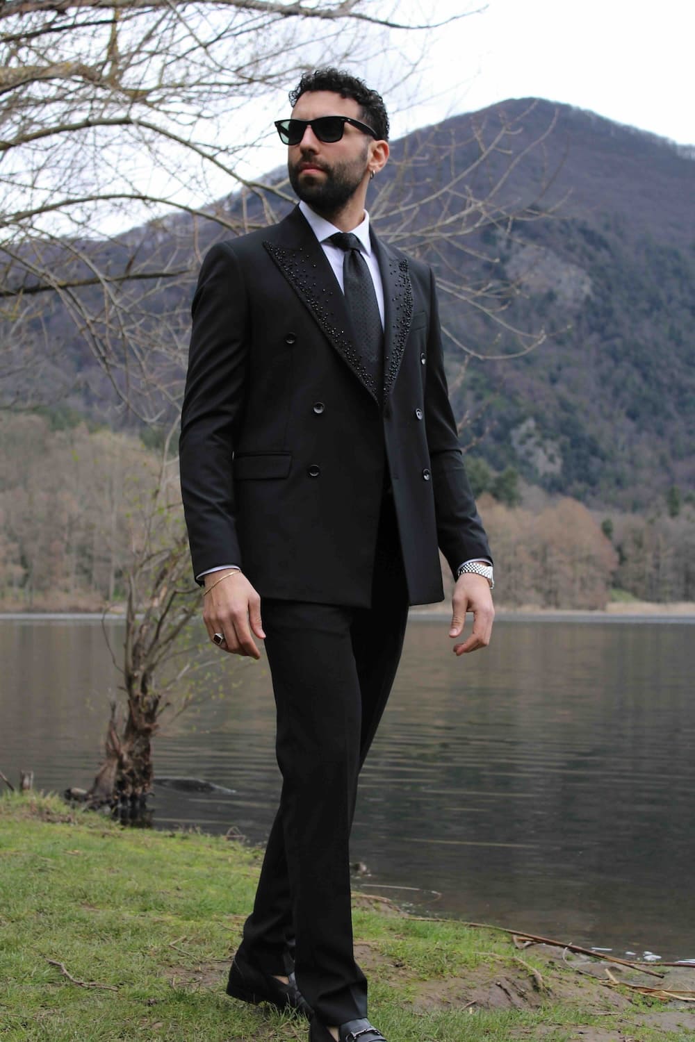 Abito mulish con rever con perline