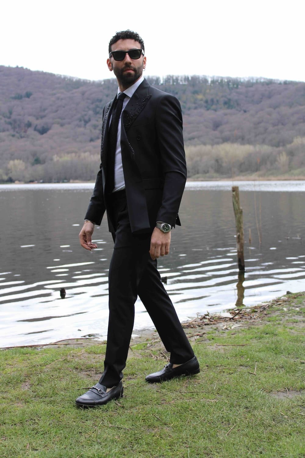 Abito mulish con rever con perline