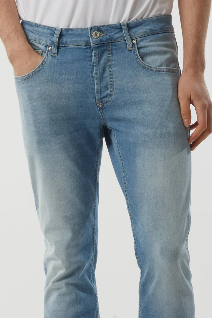Jeans 5 tasche slim fit lavaggio chiaro