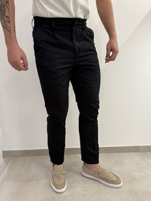Pantalone tasca a filo con pence