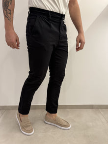 Pantalone tasca a filo con pence