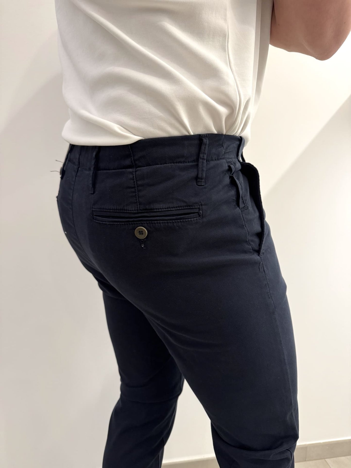 Pantalone tasca a filo in cotone operato