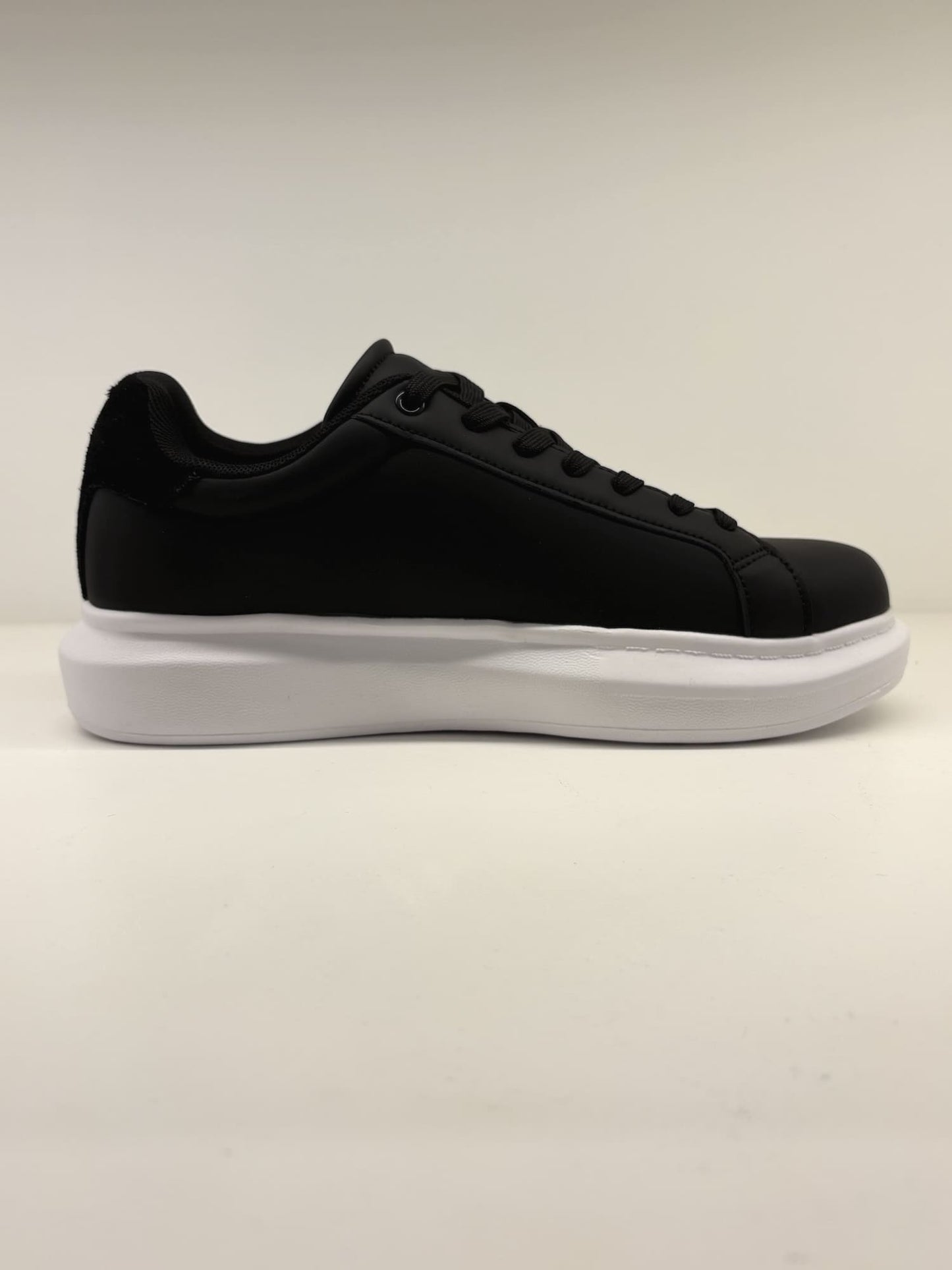 Sneakers Refrigue con para alta