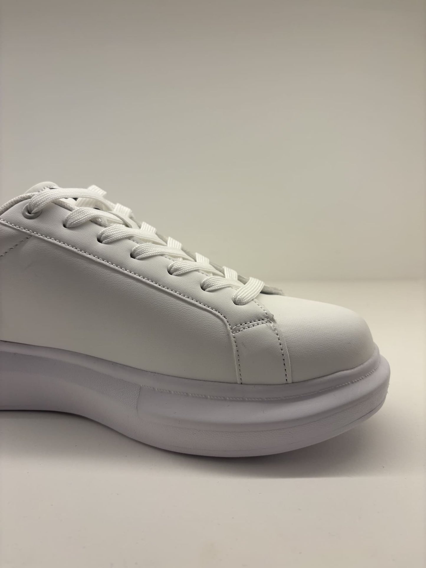 Sneakers Refrigue con para alta