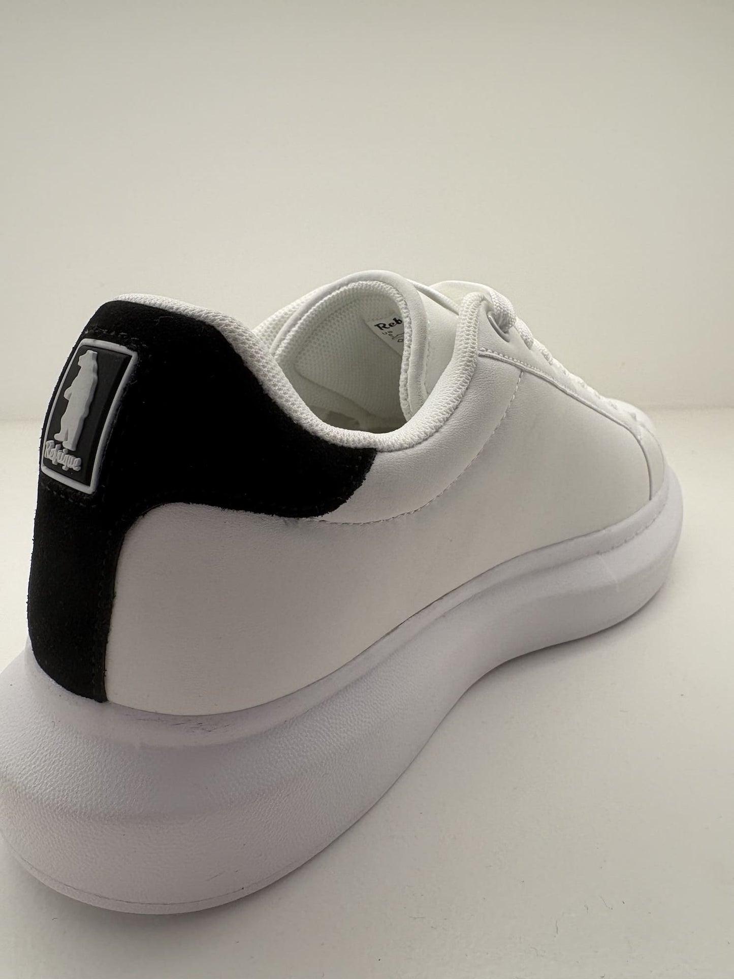 Sneakers Refrigue con para alta