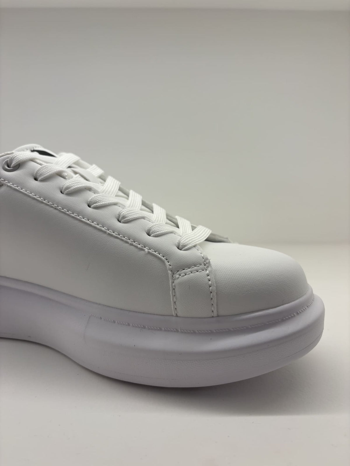 Sneakers Refrigue con para alta