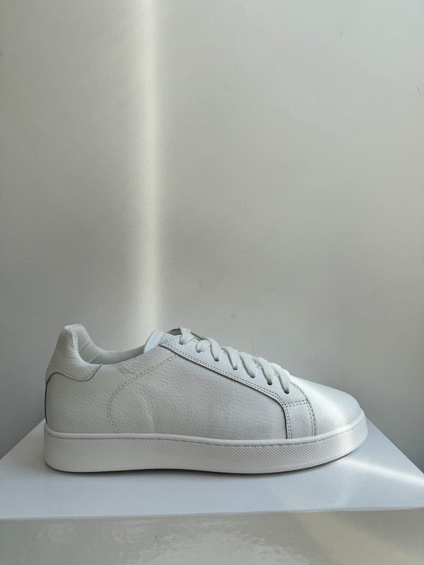 Sneakers bianca in pelle