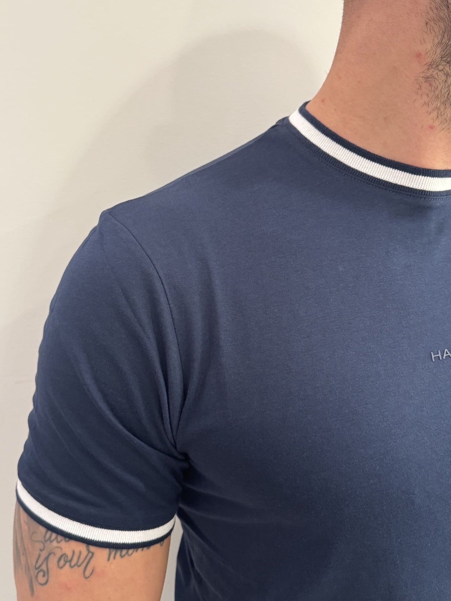 T-shirt giroccolo con bordino